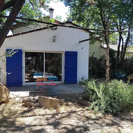 Holiday home Petit Nid Bagard