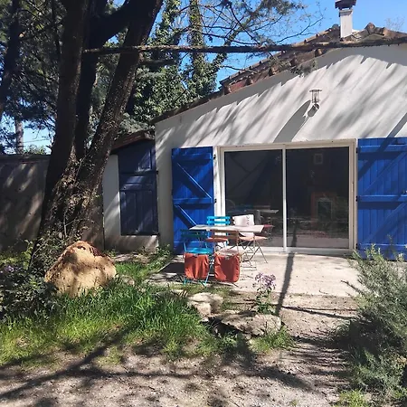 Holiday home Petit Nid Bagard